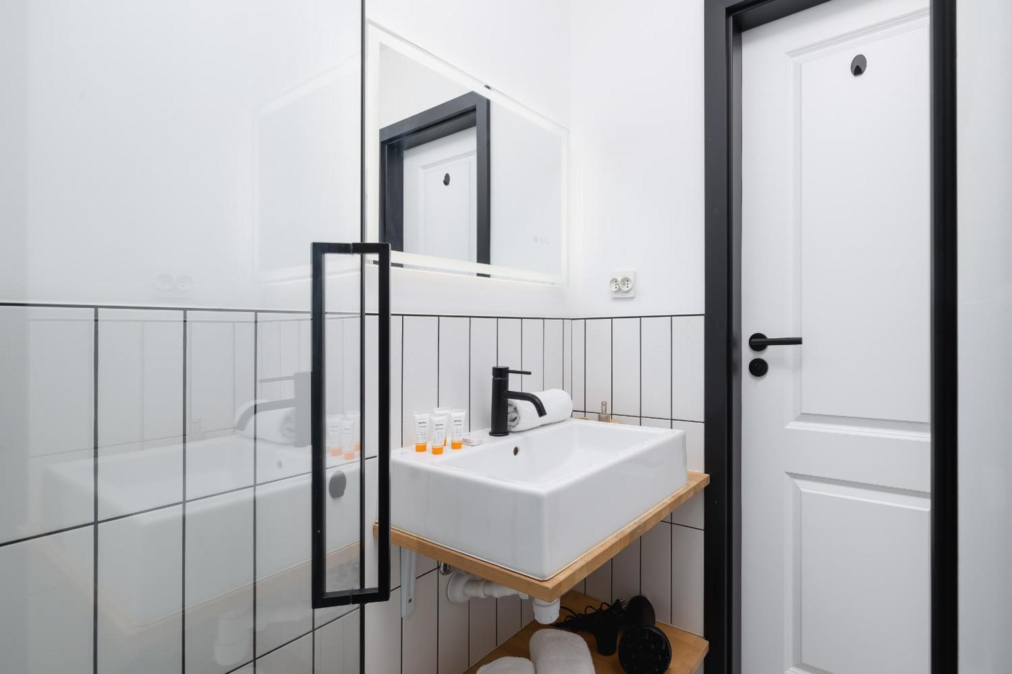 Apartament Comfortable Two-bedroom Strzelcow By Renters Kraków