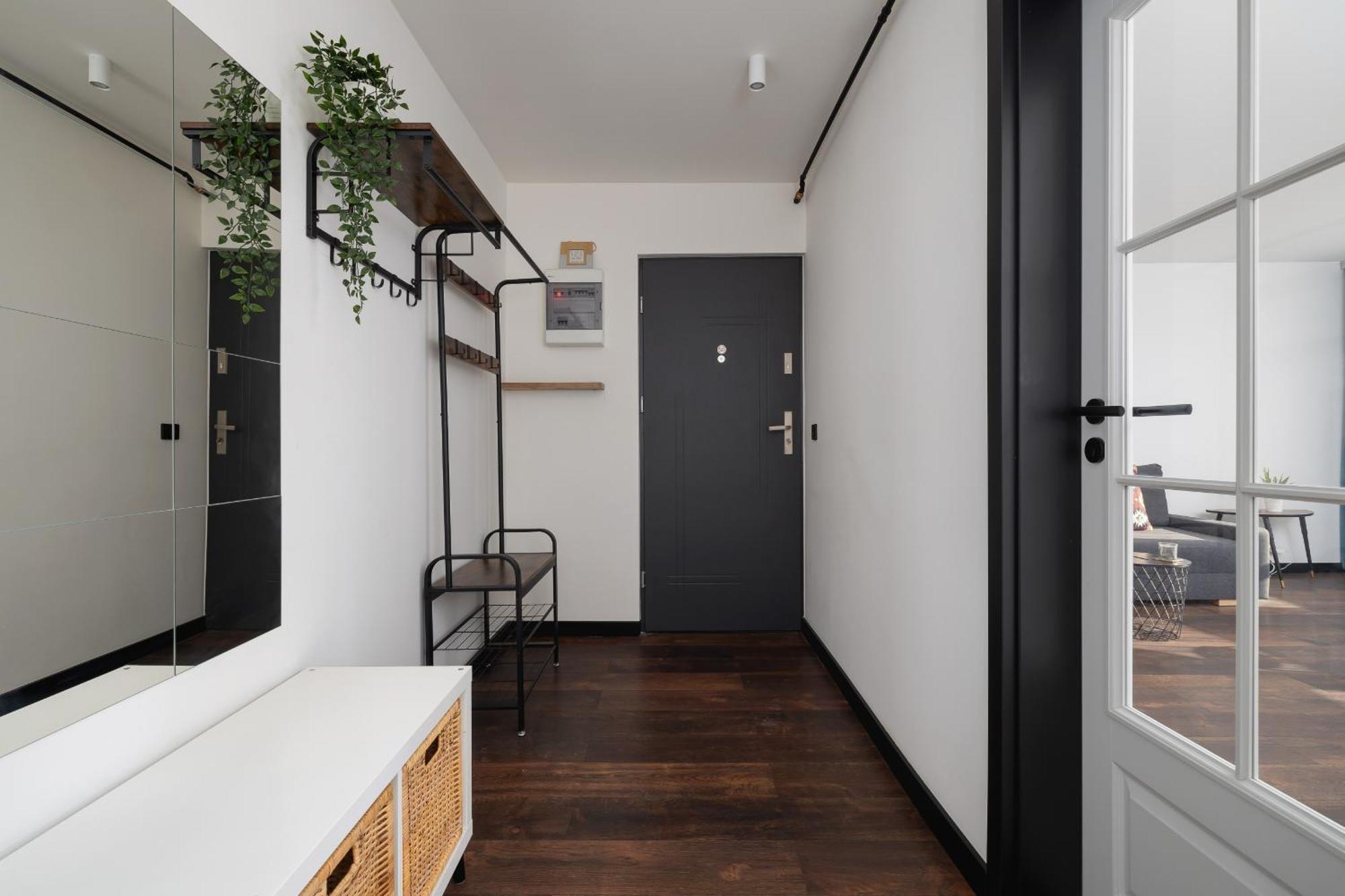 Comfortable Two-bedroom Strzelcow By Renters Kraków