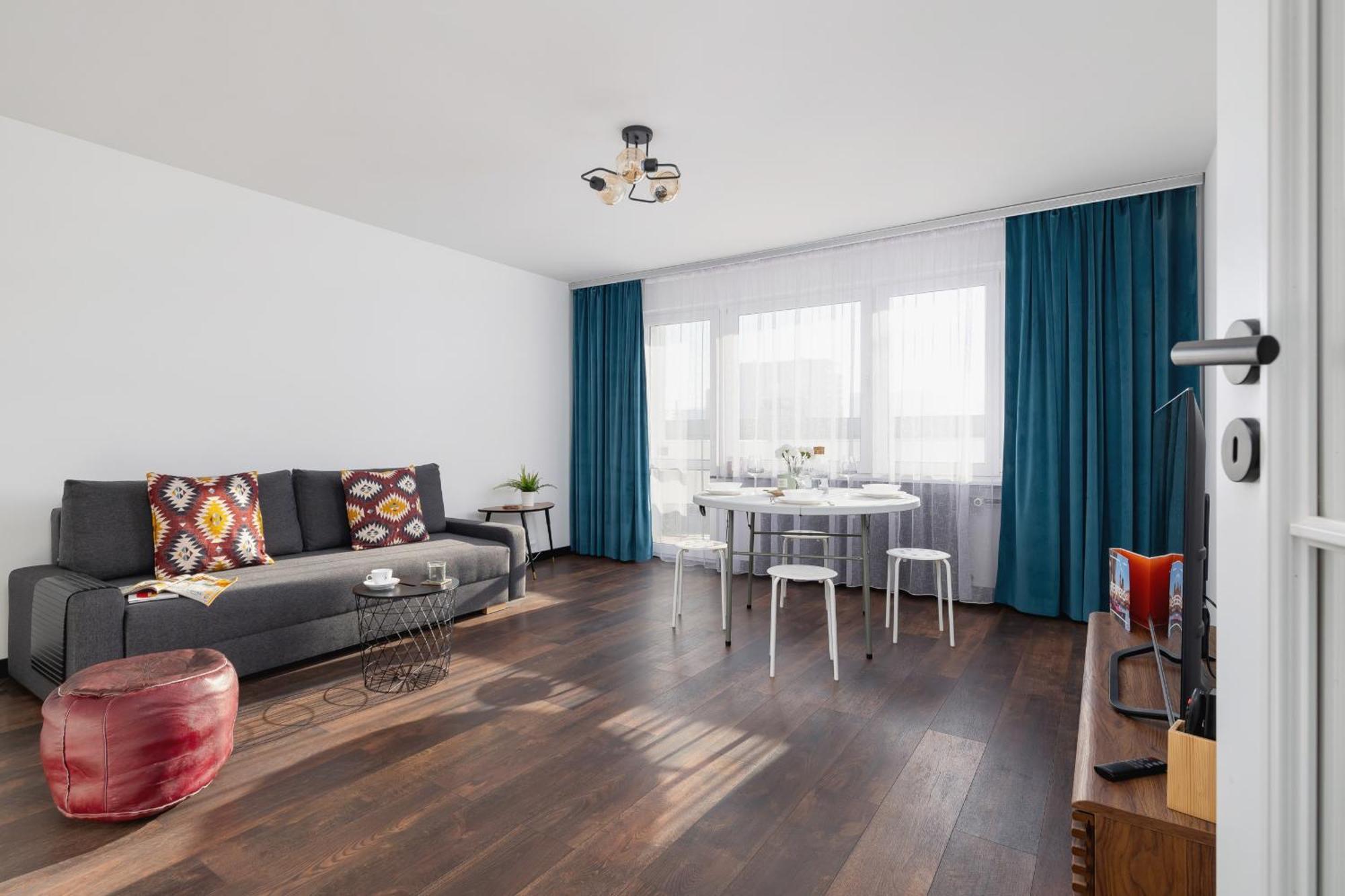 Comfortable Two-bedroom Strzelcow By Renters Kraków